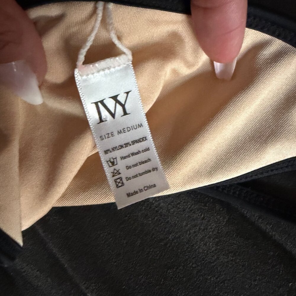 Ivy Womens Two-Piece Bikini Set Size M New - Picture 4 of 4